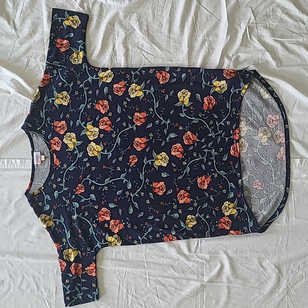 Short sleeve navy floral high low top shirt LulaRoe XXS fits like a small